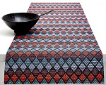 [CHI 100663-002 GEM] KITE TABLE RUNNER GEMSTONE TBD